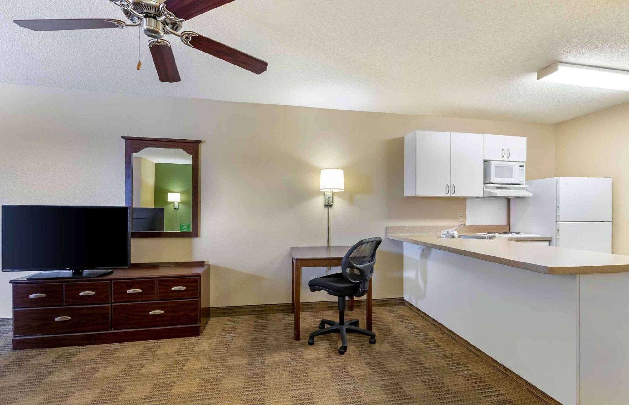 Extended Stay America Select Suites - Des Moines - Urbandale Clive Exteriör bild